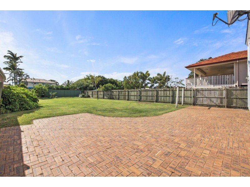 14 Bramble Street, Woody Point QLD 4019