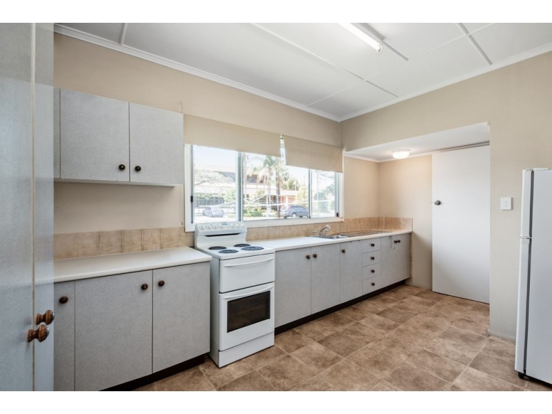 80 Victoria  Avenue, Woody Point QLD 4019