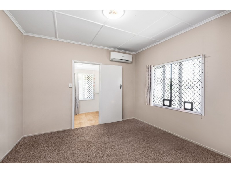 80 Victoria  Avenue, Woody Point QLD 4019