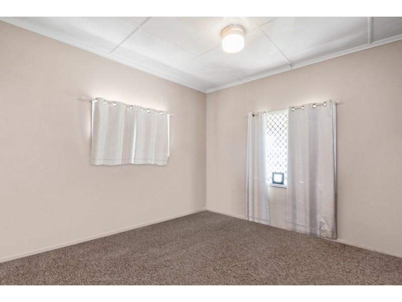 80 Victoria  Avenue, Woody Point QLD 4019