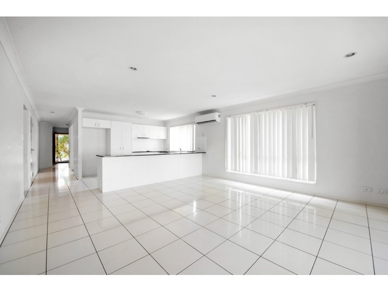 34 Hubner Drive, Rothwell QLD 4022