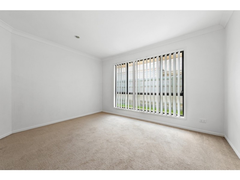 34 Hubner Drive, Rothwell QLD 4022