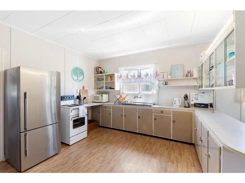 39 Victoria Avenue, Woody Point QLD 4019