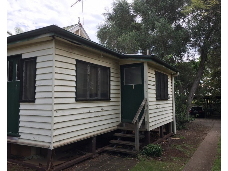 2/87 Victoria Avenue, Woody Point QLD 4019