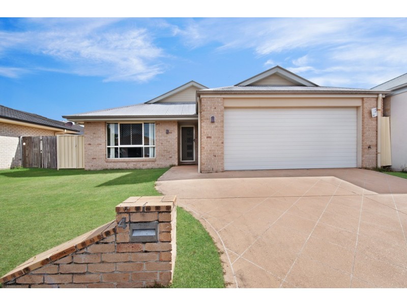 4 Lee Court, Rothwell QLD 4022