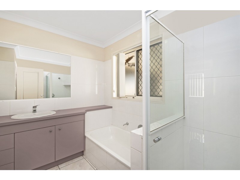 4 Lee Court, Rothwell QLD 4022