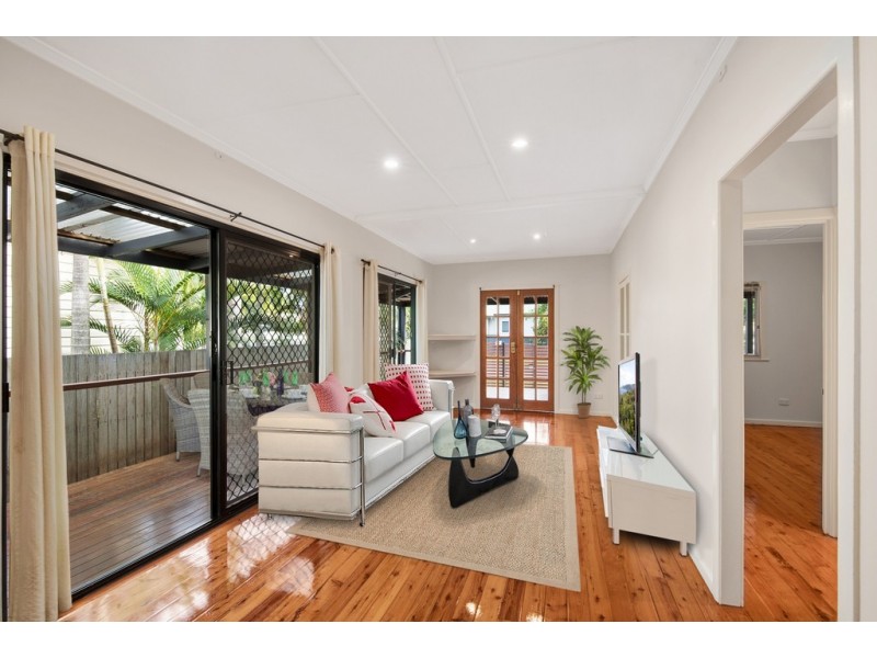 124 Arthur Street, Woody Point QLD 4019