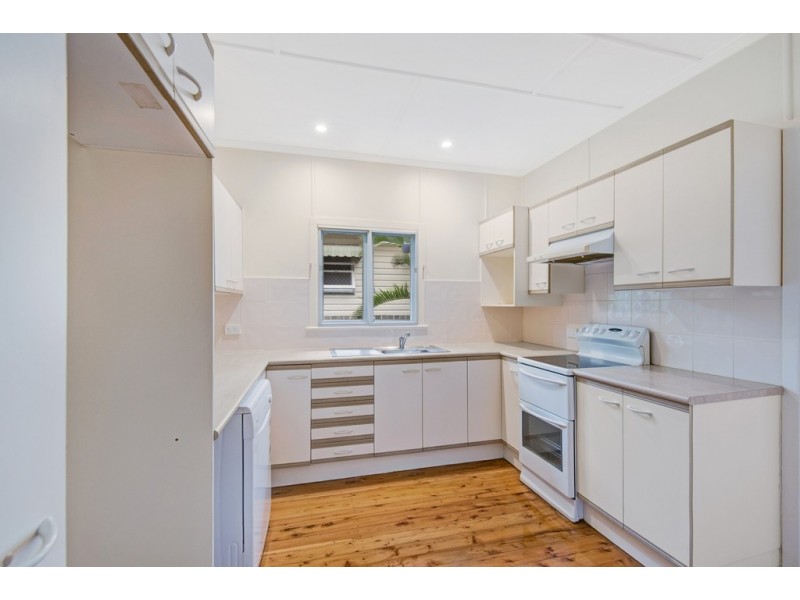 124 Arthur Street, Woody Point QLD 4019