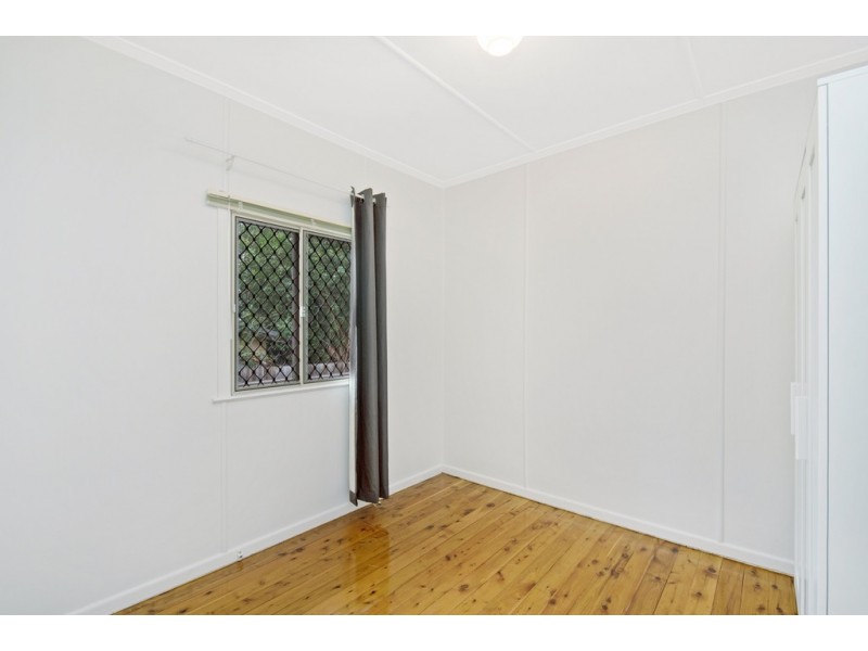 124 Arthur Street, Woody Point QLD 4019