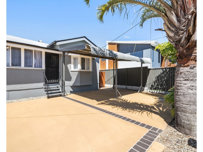 4/39 Arthur Street, Woody Point QLD 4019
