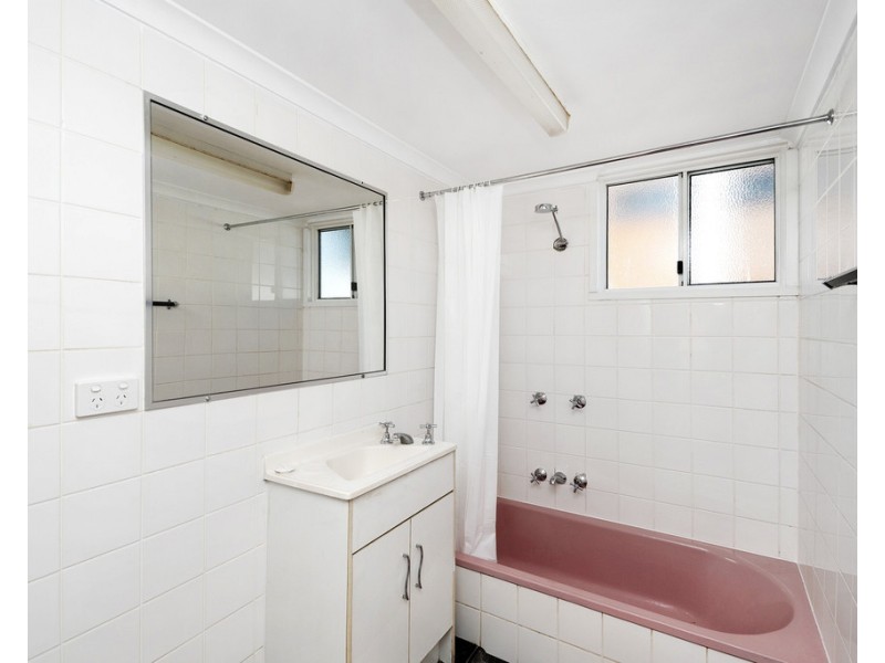 4/39 Arthur Street, Woody Point QLD 4019