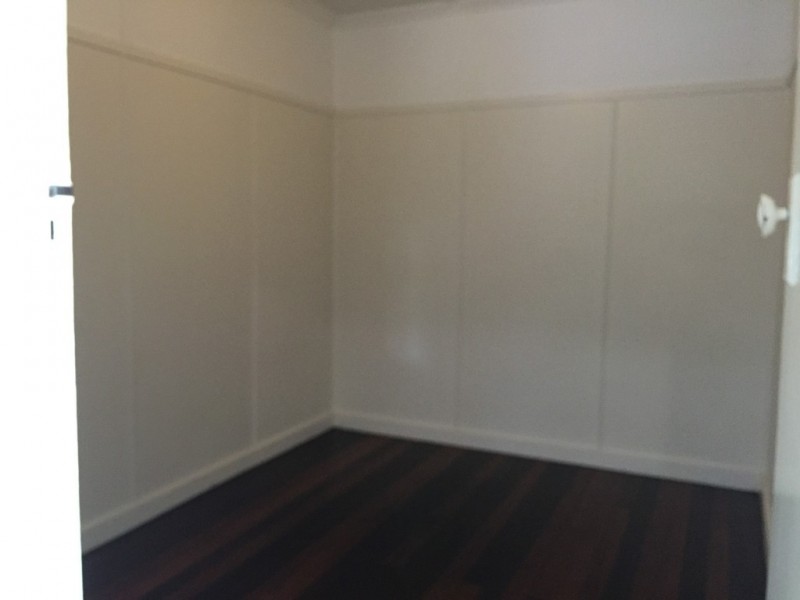 1/4 Dix Street, Redcliffe QLD 4020