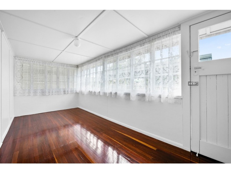 39 Arthur Street, Woody Point QLD 4019