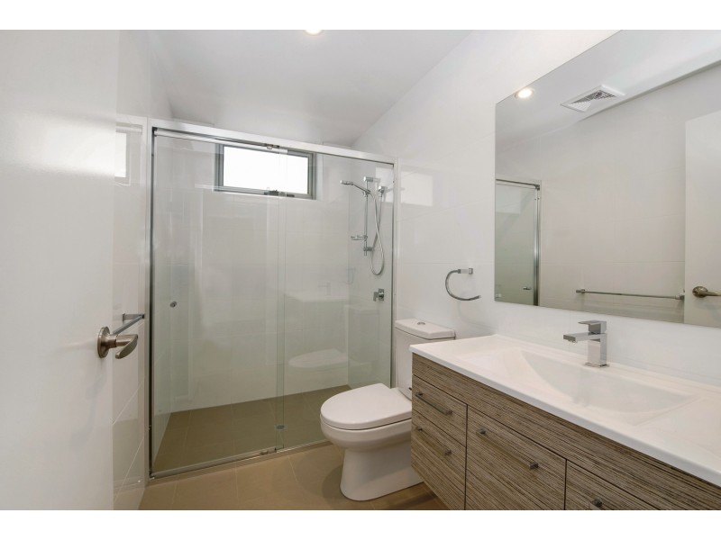 11/23 Albert Street, Woody Point QLD 4019