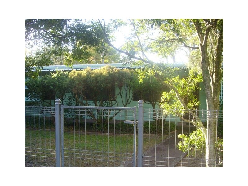 16 Grace Street, Scarborough QLD 4020