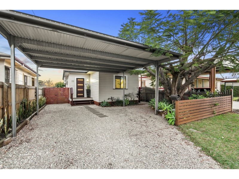 77 King Street, Woody Point QLD 4019