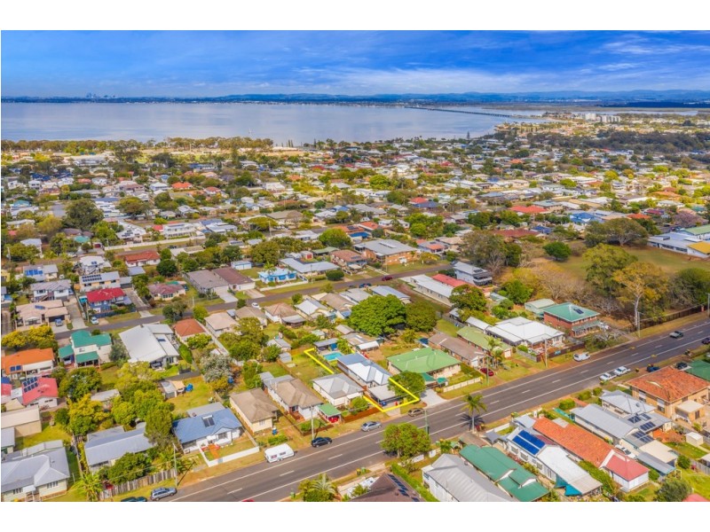 77 King Street, Woody Point QLD 4019