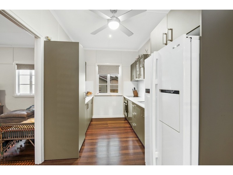 77 King Street, Woody Point QLD 4019