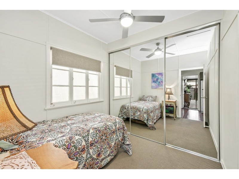 77 King Street, Woody Point QLD 4019