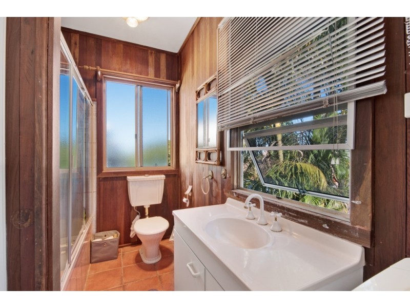 103 Kate Street, Woody Point QLD 4019