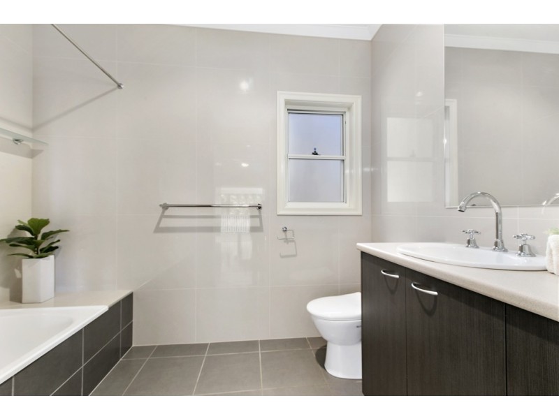 38 Adam Street, Wynnum QLD 4178