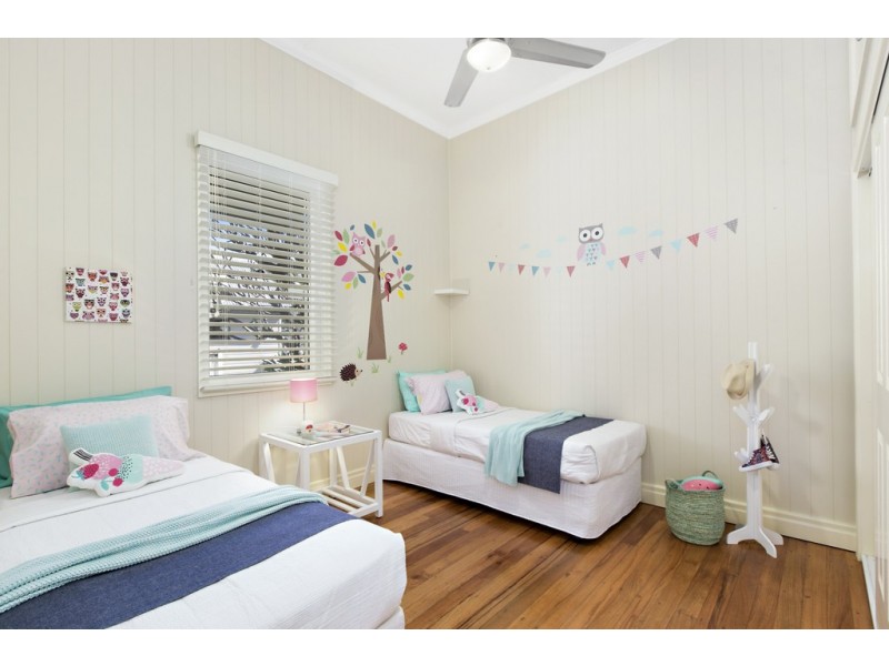 38 Adam Street, Wynnum QLD 4178