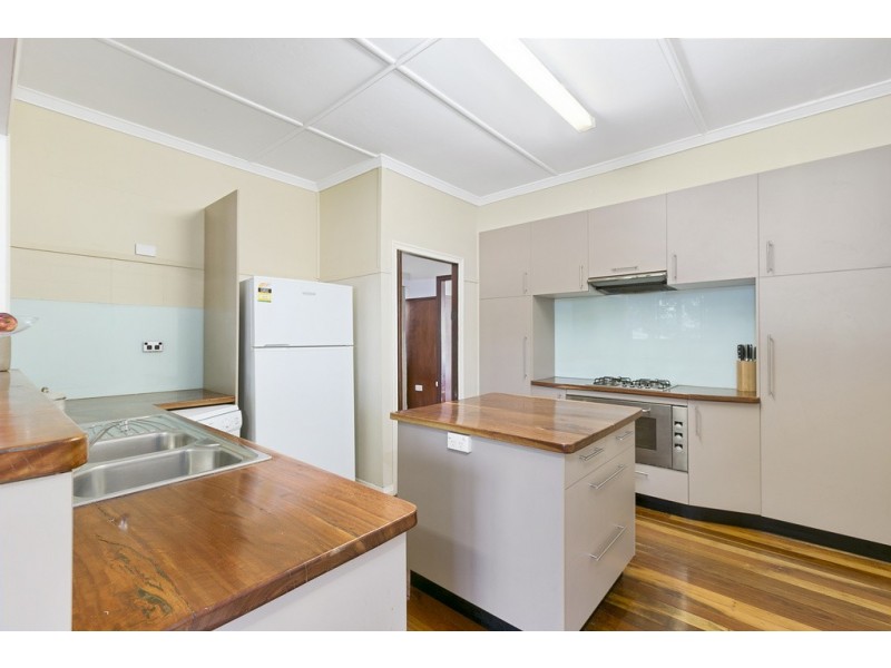 28 Wassell Street, Wynnum QLD 4178