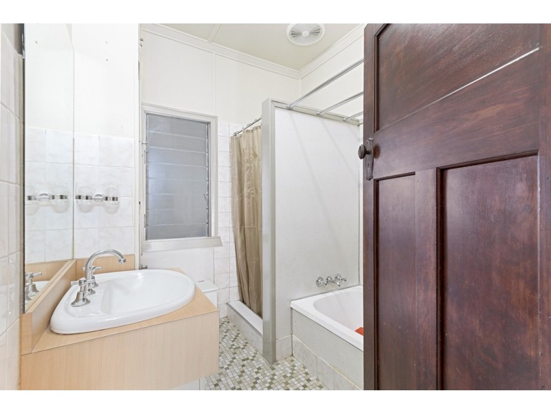 28 Wassell Street, Wynnum QLD 4178