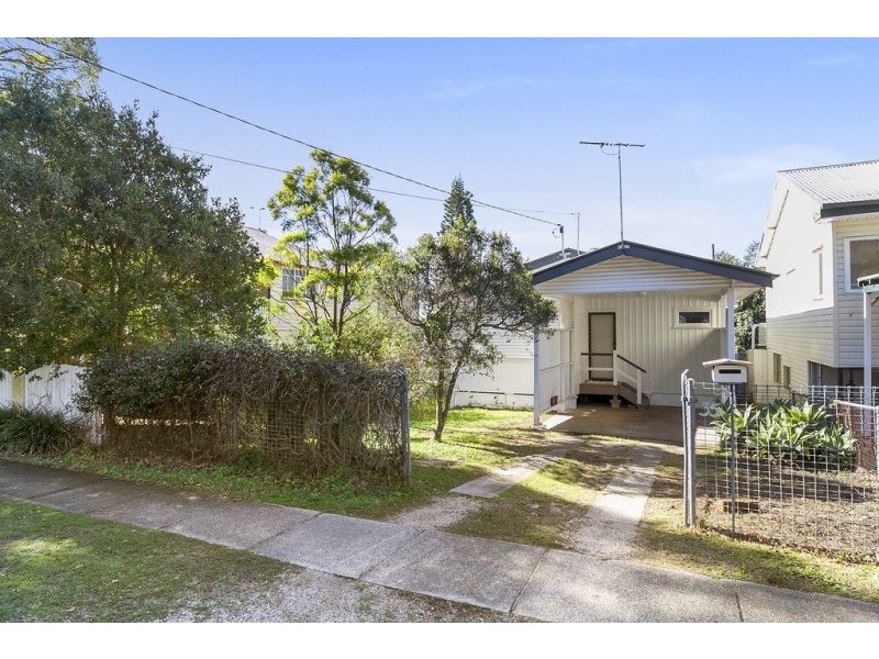 35 Fisher Street, Manly QLD 4179
