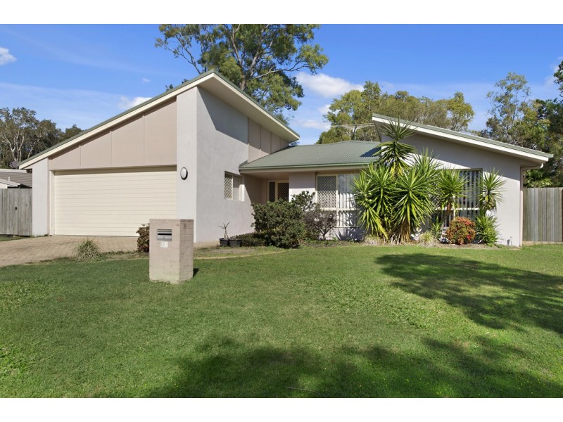 12 Yaraan Crescent, Beachmere QLD 4510