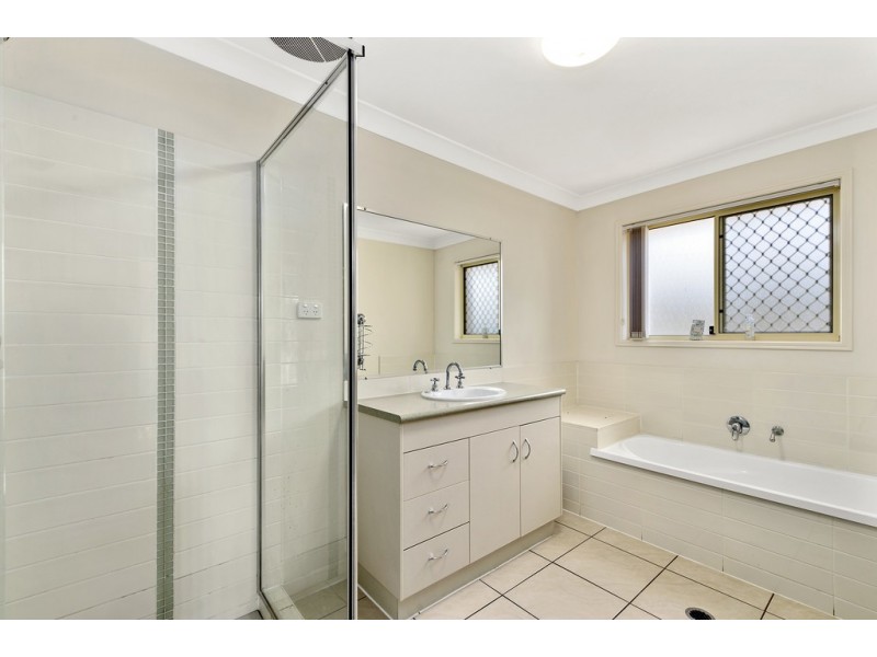 12 Yaraan Crescent, Beachmere QLD 4510