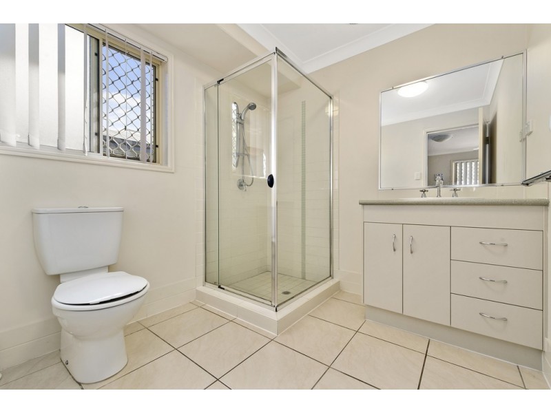 12 Yaraan Crescent, Beachmere QLD 4510