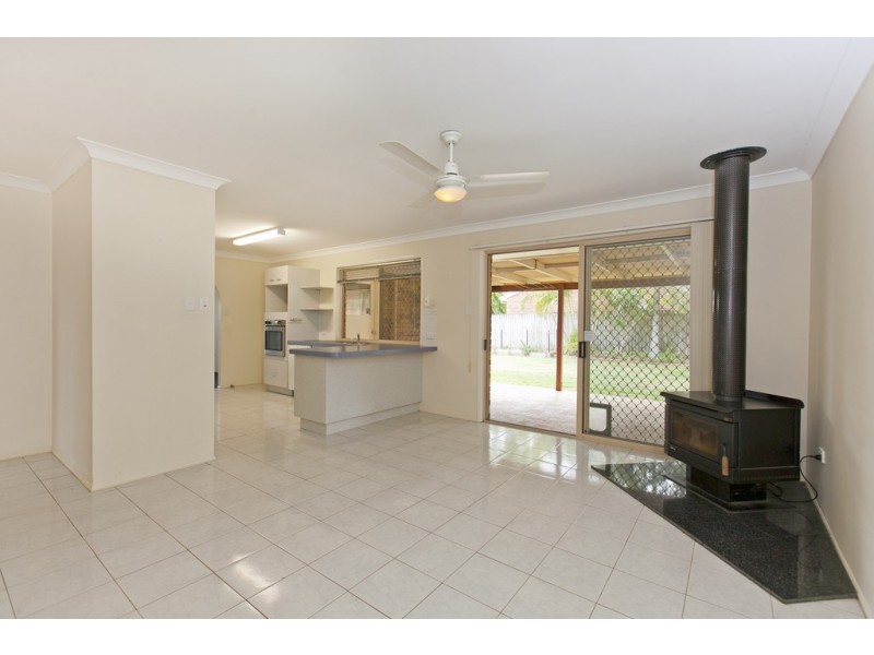 16 Webber Pl, Wynnum West QLD 4178