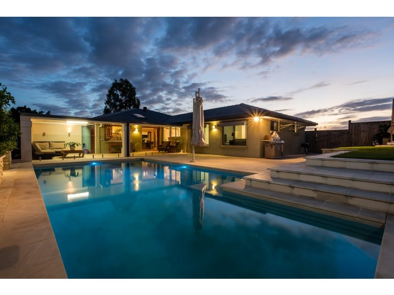 15 CARINGBAH STREET, Wakerley QLD 4154