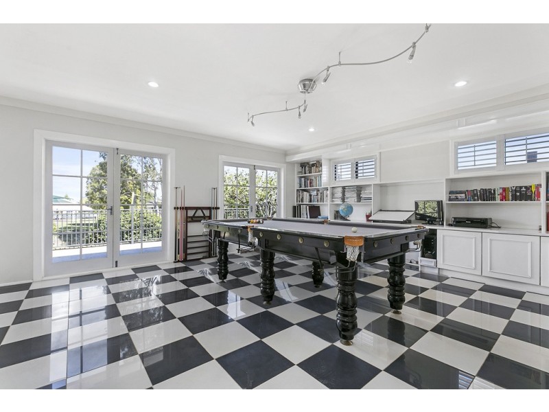 15 CARINGBAH STREET, Wakerley QLD 4154