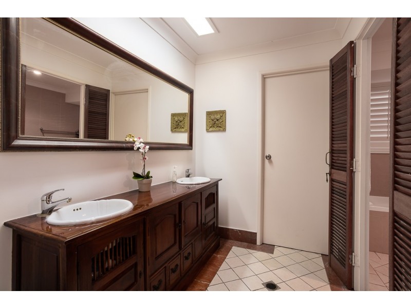 15 CARINGBAH STREET, Wakerley QLD 4154