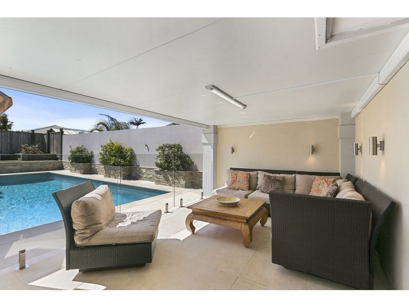 15 CARINGBAH STREET, Wakerley QLD 4154