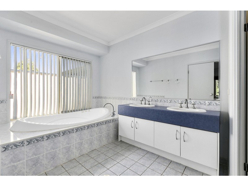 38 Lawn Terrace, Capalaba QLD 4157