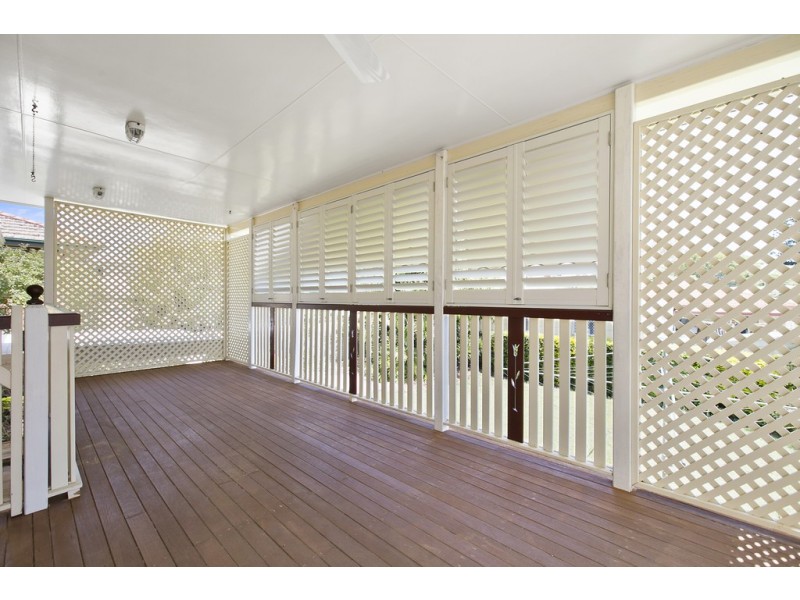 14 Winston Street, Wynnum West QLD 4178