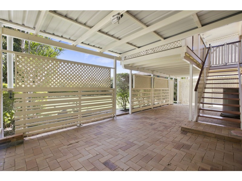 14 Winston Street, Wynnum West QLD 4178