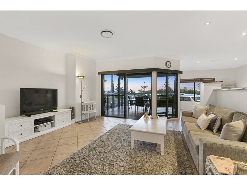 421 Esplanade, Manly QLD 4179