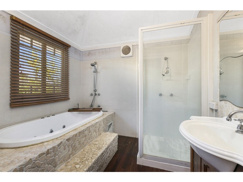 16 Tangorin Street, Wynnum QLD 4178