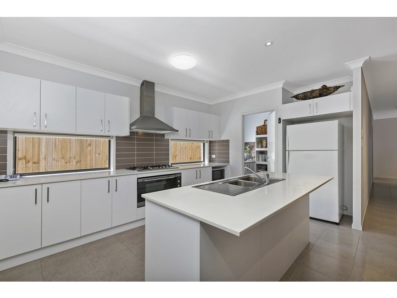 70 Kitchener Street, Wynnum QLD 4178