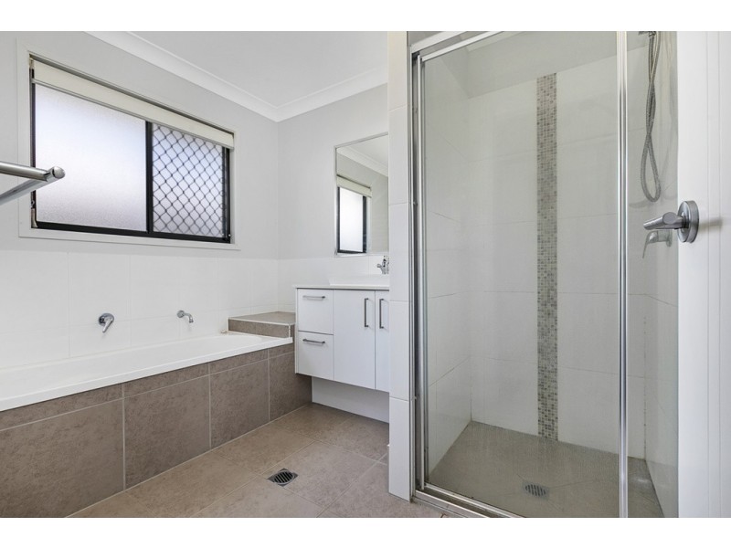 70 Kitchener Street, Wynnum QLD 4178