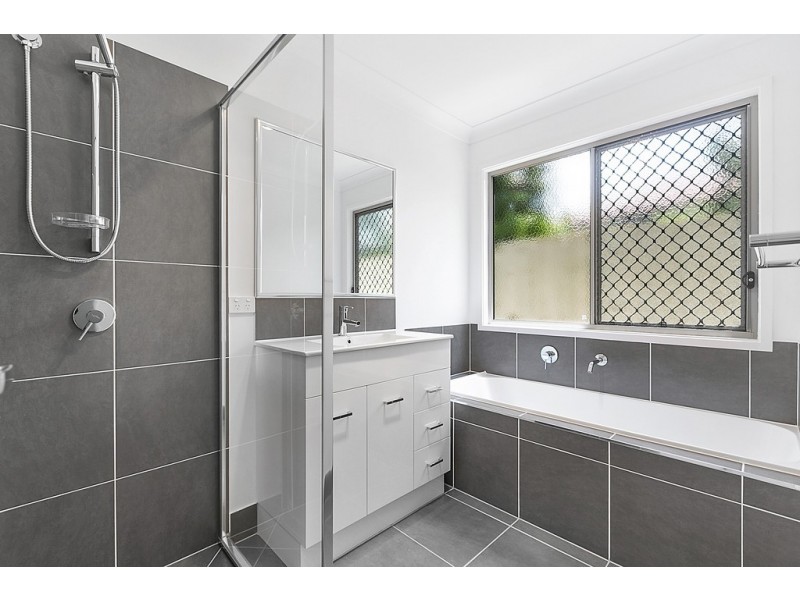 4 Cranston St, Wynnum West QLD 4178