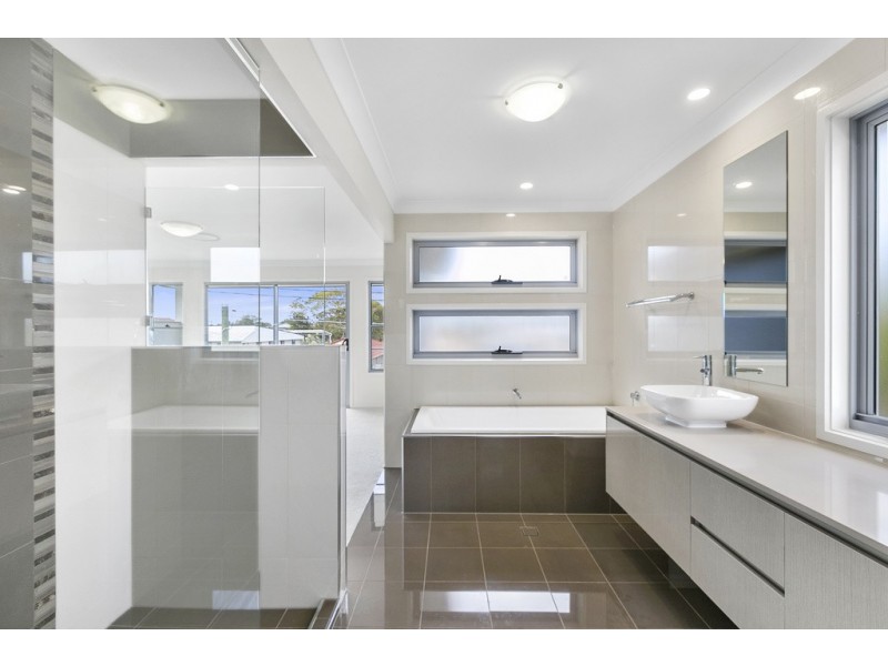 131 HENRY STREET, Wynnum QLD 4178