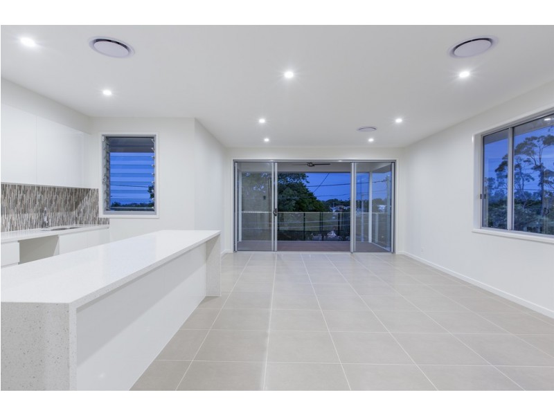 4 KITCHENER STREET, Wynnum QLD 4178