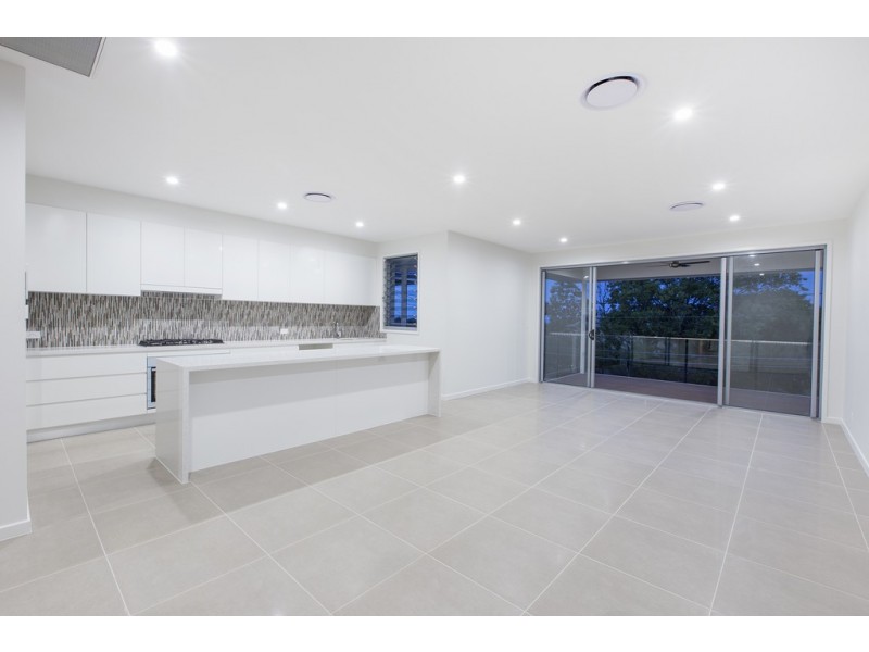 4 KITCHENER STREET, Wynnum QLD 4178