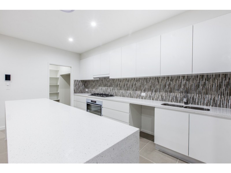 4 KITCHENER STREET, Wynnum QLD 4178