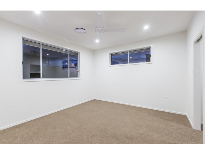 4 KITCHENER STREET, Wynnum QLD 4178